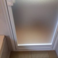 千葉市中央区弁天で壊れてスライドがスムーズでない浴室ドアの改修　浴室側の完成写真